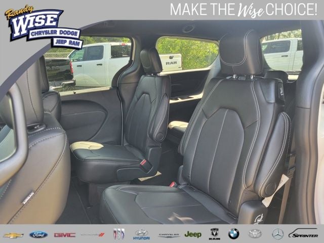 2027 Chrysler Pacifica PACIFICA SELECT