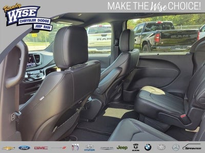 2027 Chrysler Pacifica PACIFICA SELECT