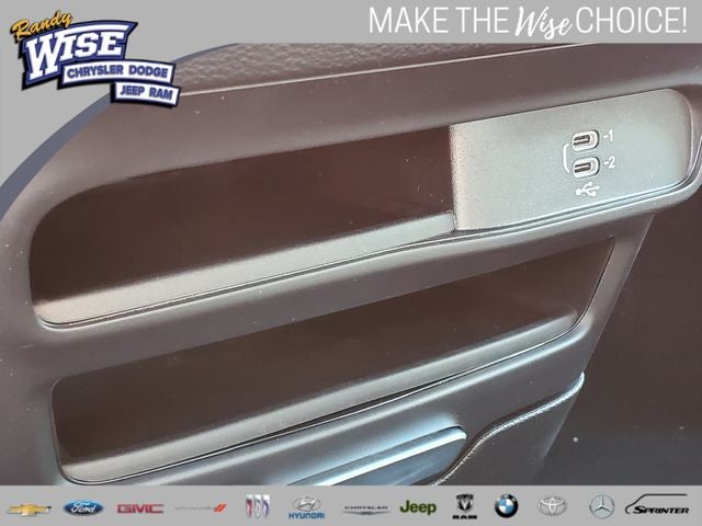 2027 Chrysler Pacifica PACIFICA SELECT