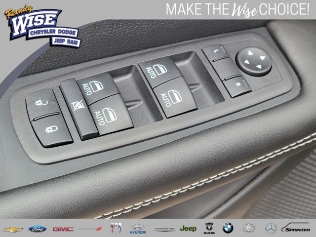 2027 Chrysler Pacifica PACIFICA SELECT