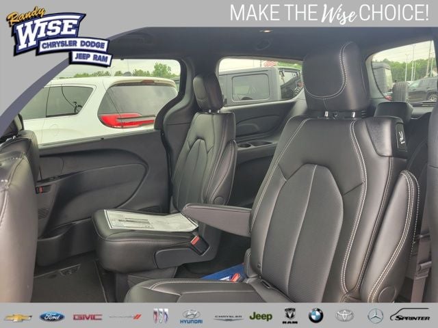 2027 Chrysler Pacifica PACIFICA SELECT