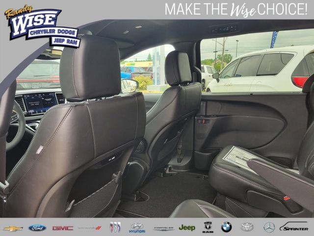 2027 Chrysler Pacifica PACIFICA SELECT