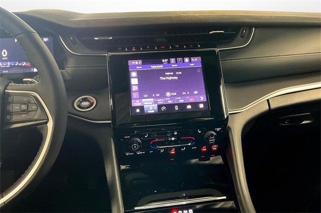 2025 Jeep Grand Cherokee GRAND CHEROKEE L LAREDO X 4X4