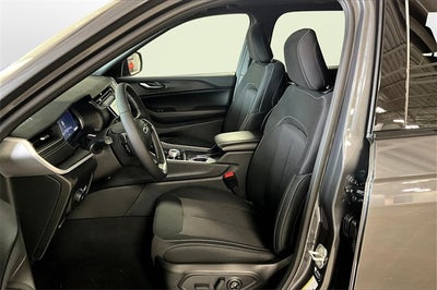 2025 Jeep Grand Cherokee GRAND CHEROKEE L LAREDO X 4X4