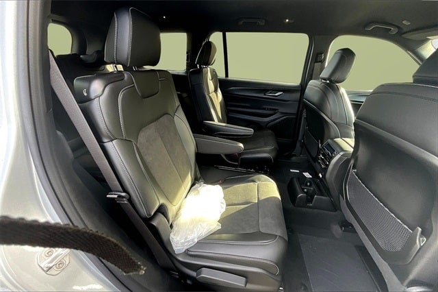 2025 Jeep Grand Cherokee GRAND CHEROKEE L ALTITUDE 4X4